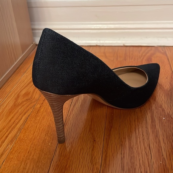 ❌ SOLD ❌ BCBGeneration • New Navy Dark Denim Pumps with Brown/Wooden Heel - Picture 4 of 6